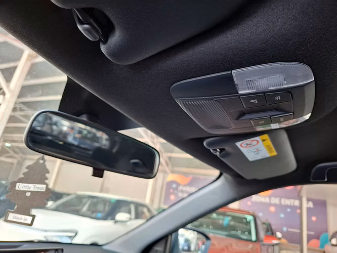 TOYOTA YARIS CROSS 2025