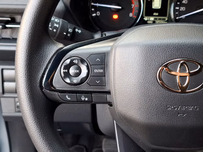 TOYOTA YARIS CROSS 2025