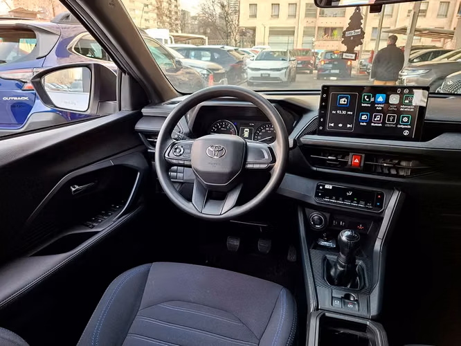 TOYOTA YARIS CROSS 2025
