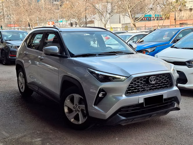 TOYOTA YARIS CROSS 2025