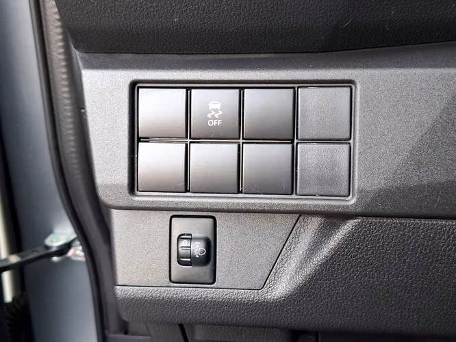 TOYOTA YARIS CROSS 2025