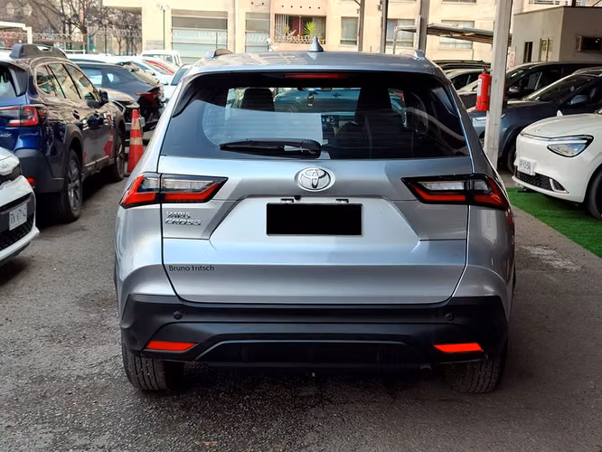TOYOTA YARIS CROSS 2025