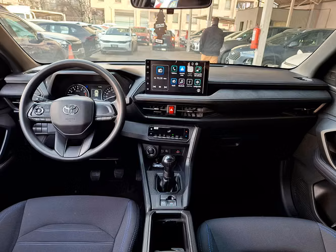 TOYOTA YARIS CROSS 2025
