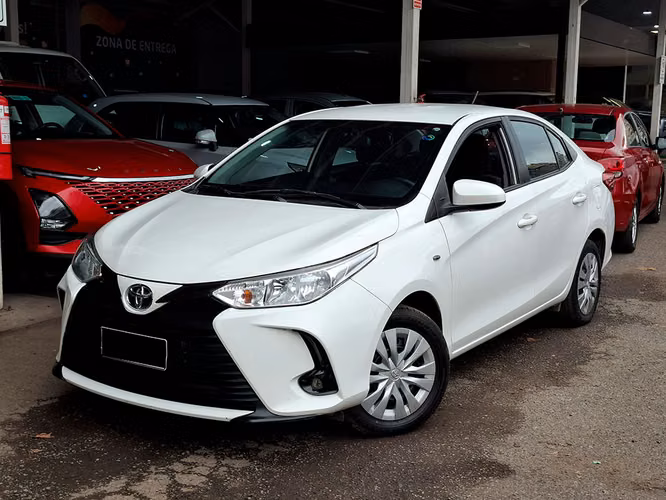 TOYOTA YARIS SEDAN 2022