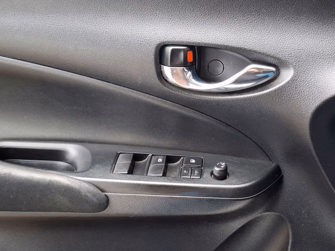 TOYOTA YARIS SEDAN 2022 - Imagen 18