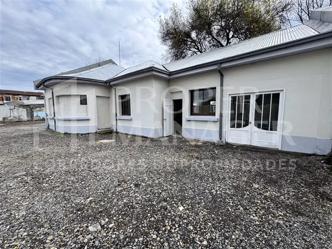 Local Comercial 130m2 + Patio 580m2 - Centro de Chillán.