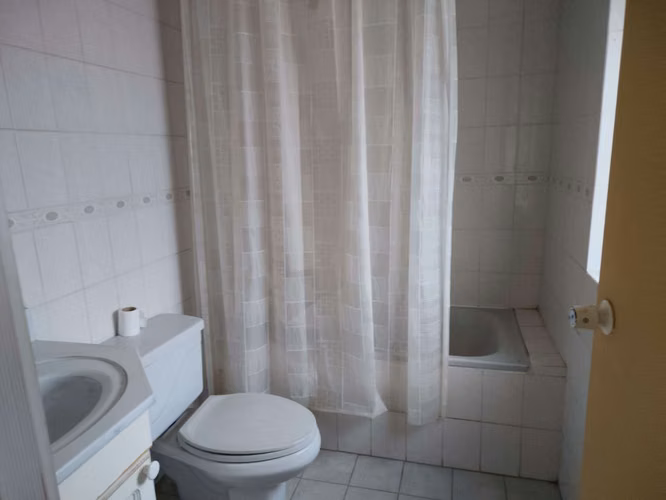 SE VENDE CASA EN EL CENTRO DE QUILPUE Y A PASOS DE ESTACION EL SOL - Imagen 6