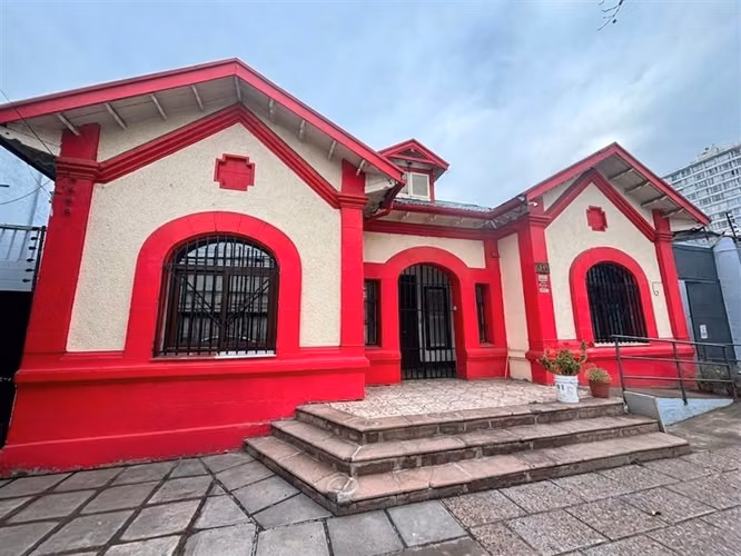 Arriendo Casa Comercial/ Patente Alcohol Vicuña Mackenna
