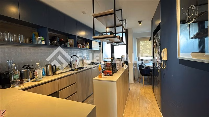 Departamento remodela en venta de 2 dorm. Parque Arauco