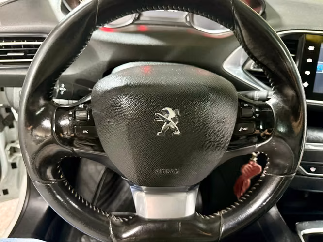PEUGEOT 308 ALLURE PACK AT