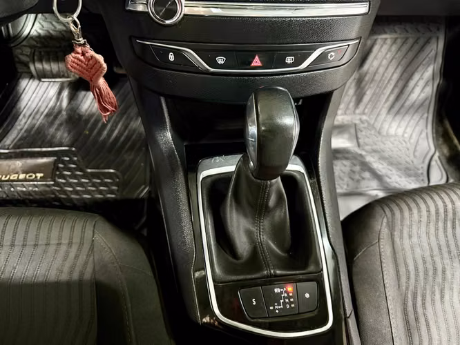 PEUGEOT 308 ALLURE PACK AT