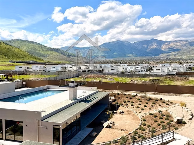 Departamento en venta de 3 dorm. en Colina