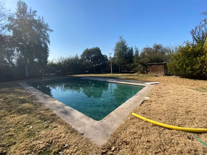 Arriendo parcela con gran casa chilena en Chicureo, 4D y B