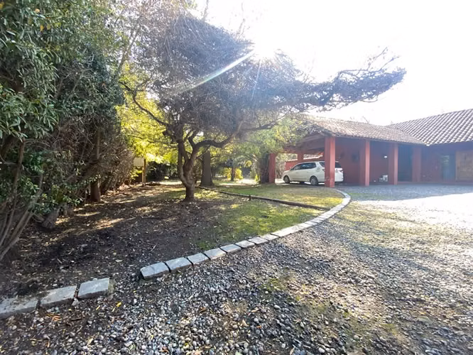 Arriendo parcela con gran casa chilena en Chicureo, 4D y B