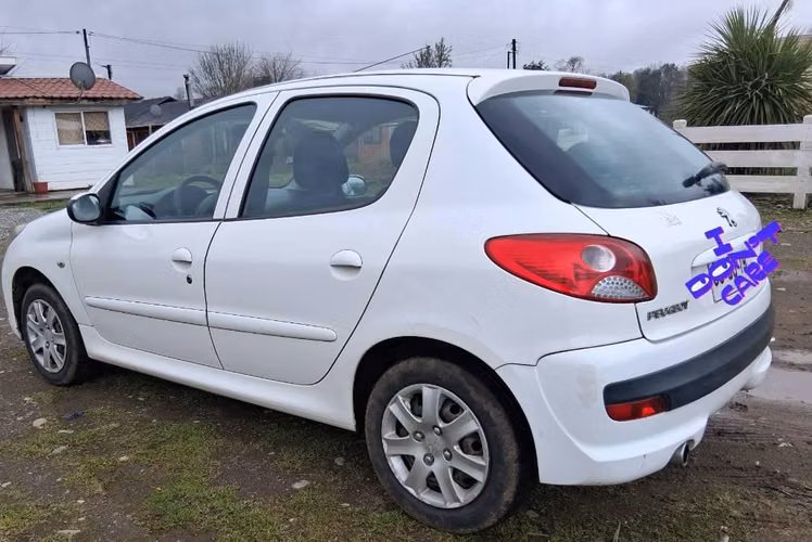 Se vende Peugeot solo por renovación. Excelente estado.