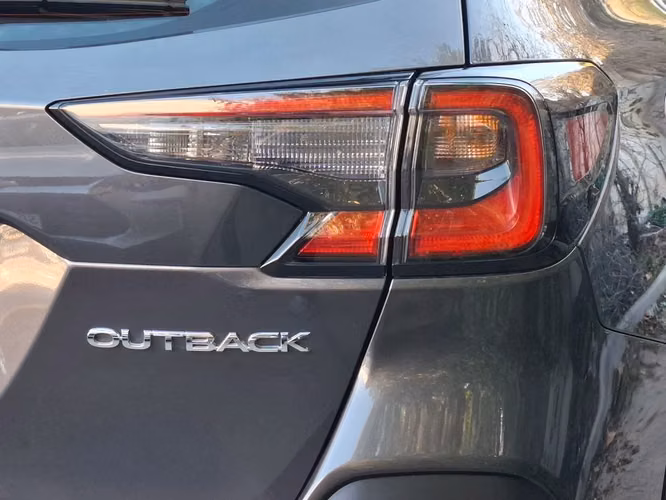 SUBARU OUTBACK 2025