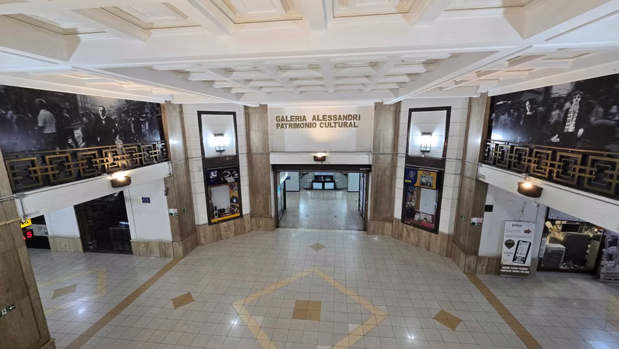 Amplia Oficina en Galería Patrimonial Alessandri (181144)