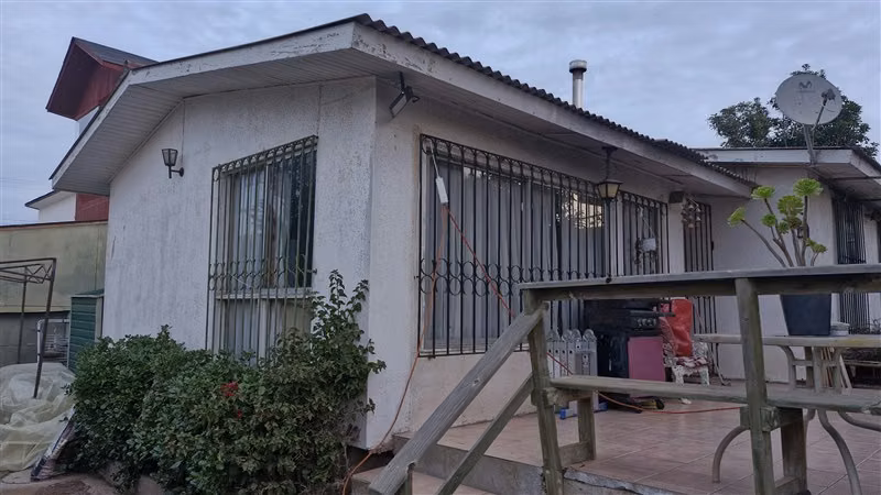 Casa en venta de 3D2B cerca de la playa El Tubo Algarrobo - Imagen 4