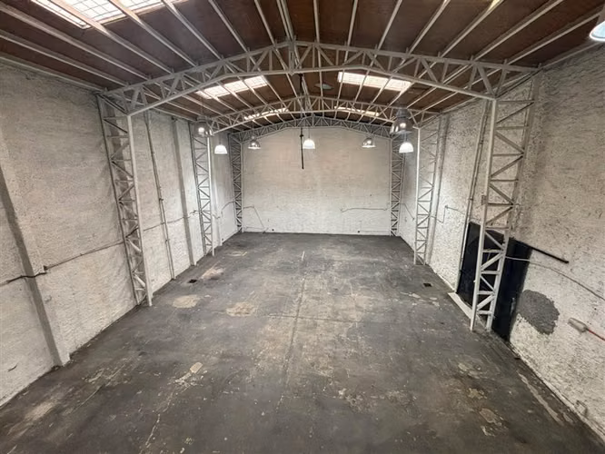 Arriendo Galpón con Oficina Portugal/ Maule - Imagen 4