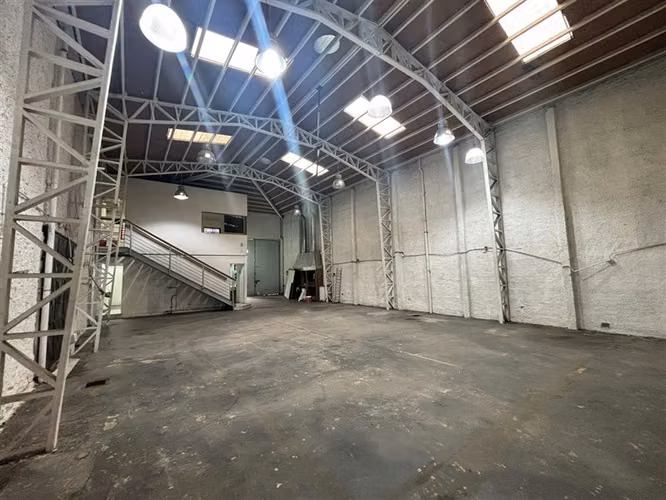 Arriendo Galpón con Oficina Portugal/ Maule - Imagen 12