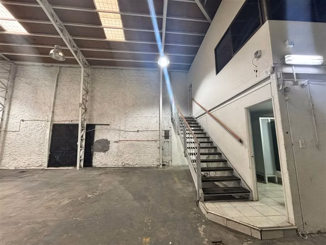 Arriendo Galpón con Oficina Portugal/ Maule - Imagen 2