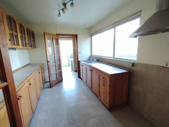 Se arrienda casa en Sector Las Encinas en Chillán, 4 dormitorios, 3 baños