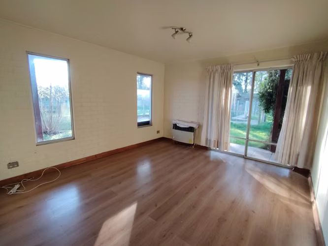Se arrienda casa en Sector Las Encinas en Chillán, 4 dormitorios, 3 baños