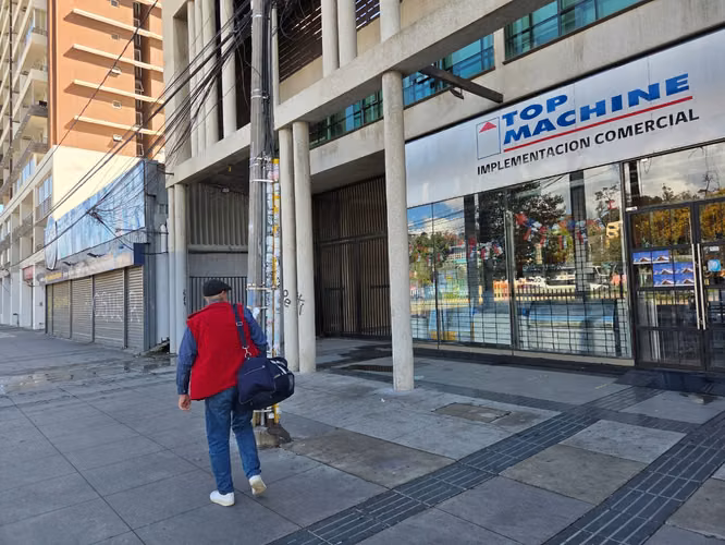 AMPLIO LOCAL COMERCIAL PLENO CENTRO