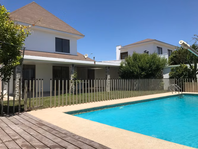 LA HERRADURA ORIENTE/ GRAN CASA CON PISCINA
