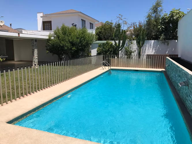 LA HERRADURA ORIENTE/ GRAN CASA CON PISCINA