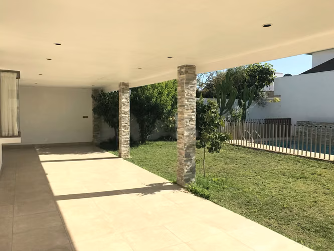 LA HERRADURA ORIENTE/ GRAN CASA CON PISCINA