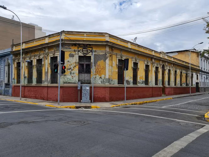 AMPLIA CASONA 450 M2 EN ESQUINA ALMIRANTE BARROSO C/ STO. DOMINGO - Imagen 5
