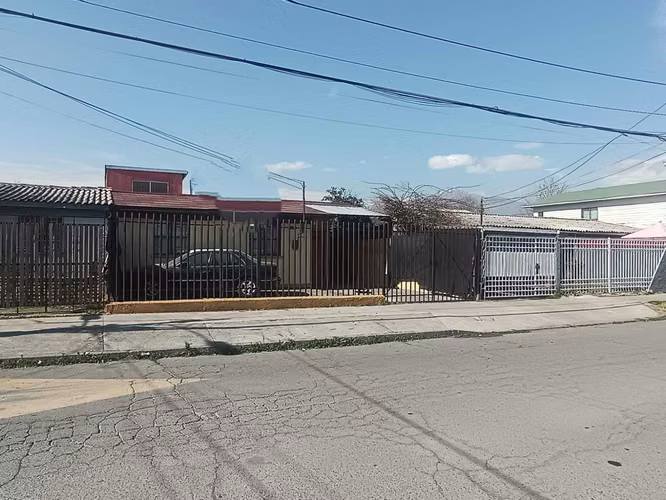 Gran casa ampliada  en  villa San Lazaro (181158)