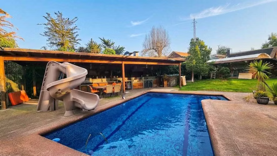 EXCELENTE CASA EN VENTA EN LA REINA  (181161)