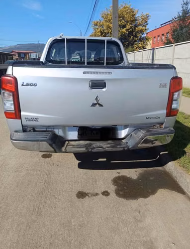 Se vende Camioneta Mitsubishi L200 - Imagen 3