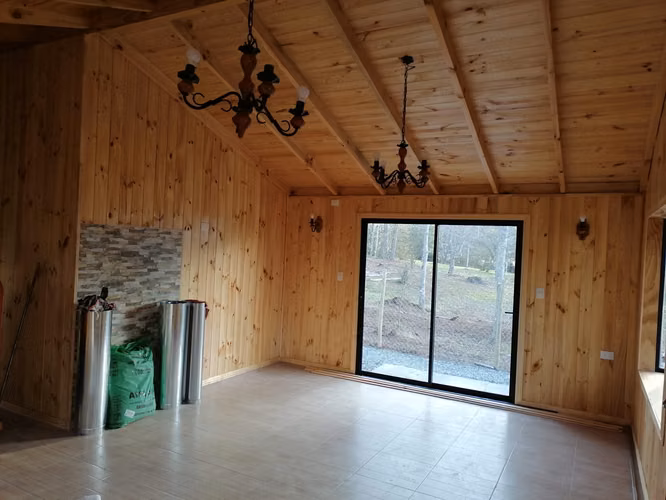 Acogedora cabaña 2D2B año corrido sector Molco Bajo