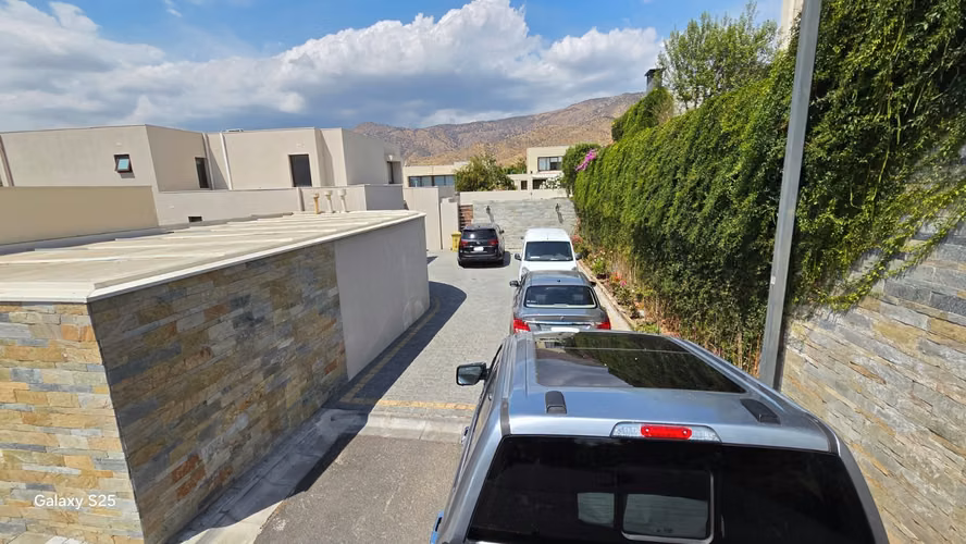 ESPECTACULA CASA EN CONDOMINIO - NO PERIMETRAL  - CHAMISER0