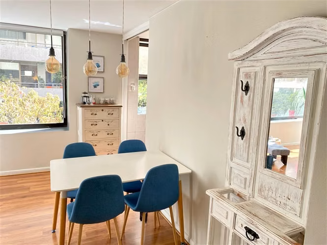 Arriendo AMOBLADO Dpto 1D 1B estac El Golf - Imagen 3