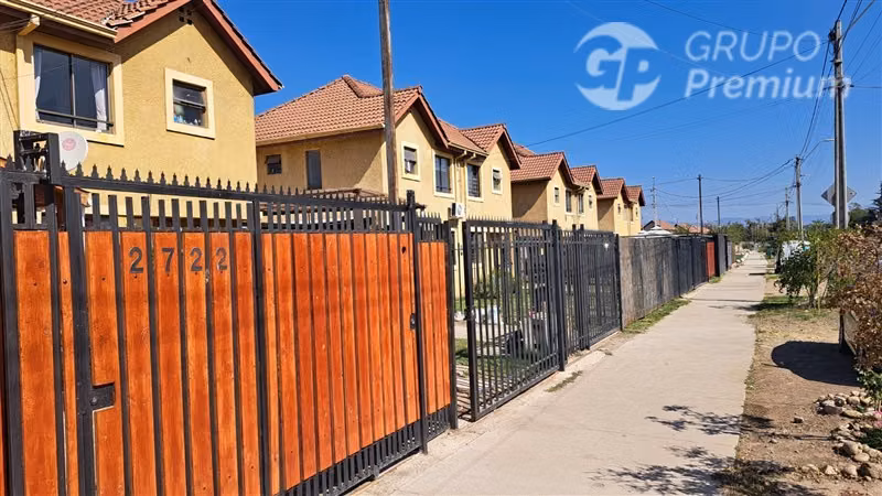 Casa en venta de 3 dorm. 3 baños en Talagante