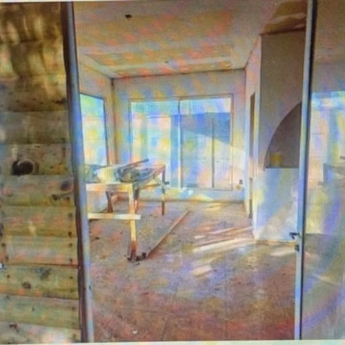 amplio terreno con casa casi terminada centro pueblo hundido