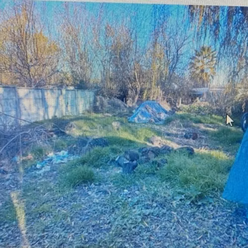 amplio terreno con casa casi terminada centro pueblo hundido