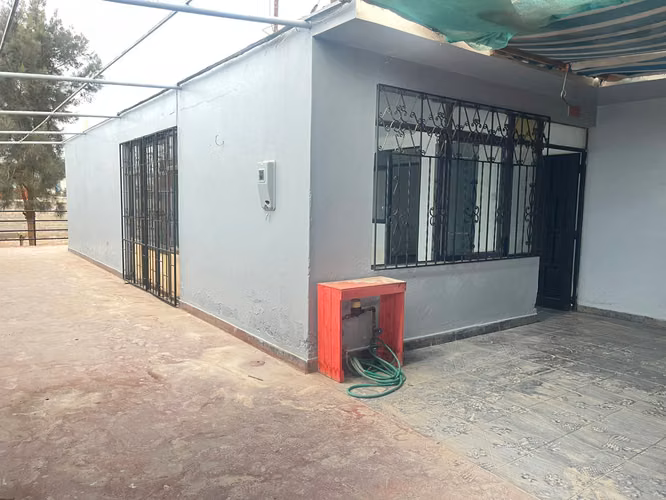Venta casa sólida ideal inversión terreno 420 M2 Arica - Imagen 2