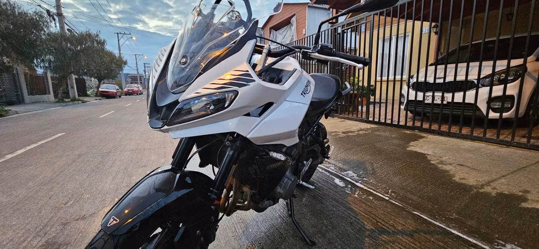 Triumph Tiger Sport 660,  Km.