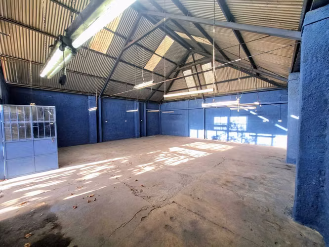 Galpón taller inof/bodega 100 M2, Patio 300 mt2 (181175)