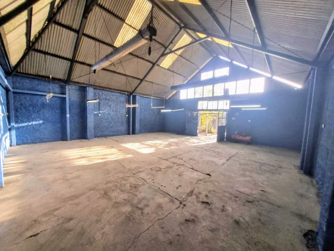 Galpón taller inof/bodega 100 M2, Patio 300 mt2 (181175)