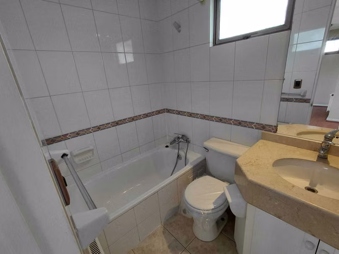 Se arrienda casa de 4 dormit en condominio (181179)