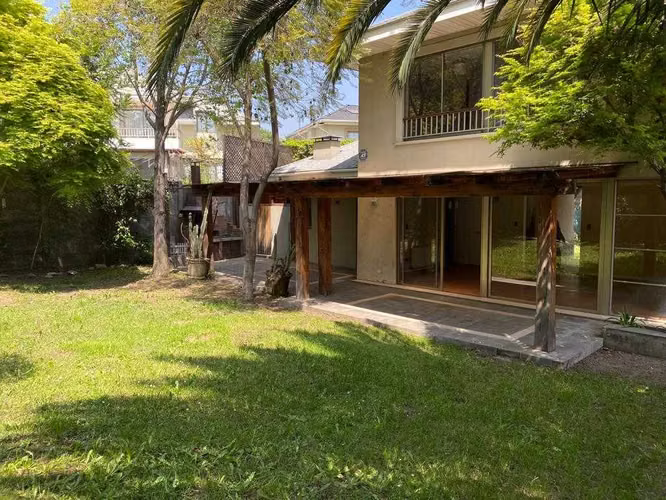 Se arrienda casa de 4 dormit en condominio (181179)