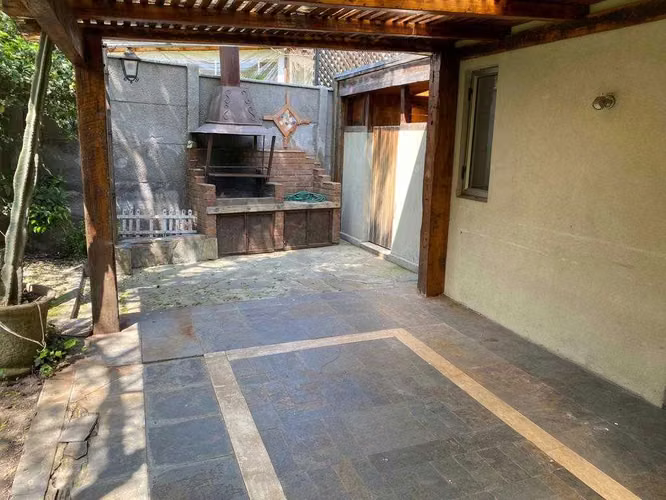 Se arrienda casa de 4 dormit en condominio (181179)