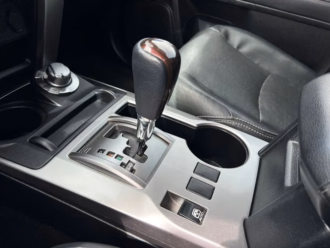 TOYOTA 4 RUNNER LIMITED 4X4  2021 - Imagen 19