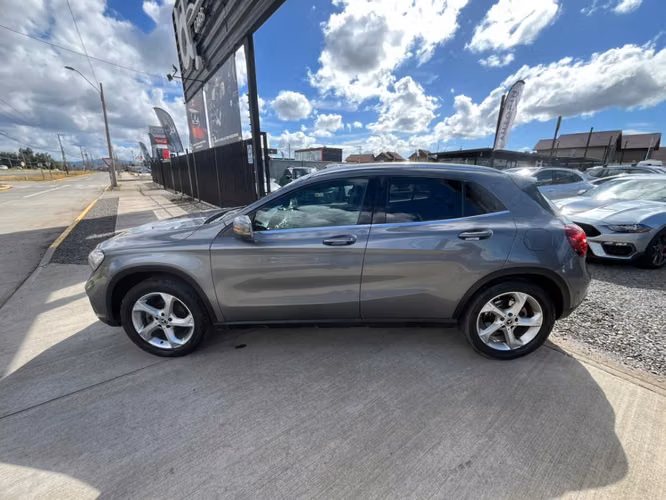 MERCEDES-BENZ GLA 200 1.6 AUT 2020 - Imagen 17